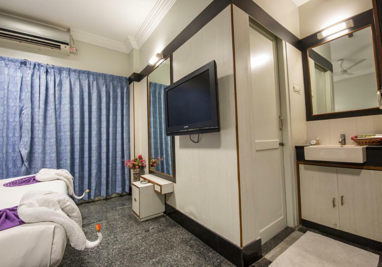 Hotel Aryaas Palayankottai Kültér fotó