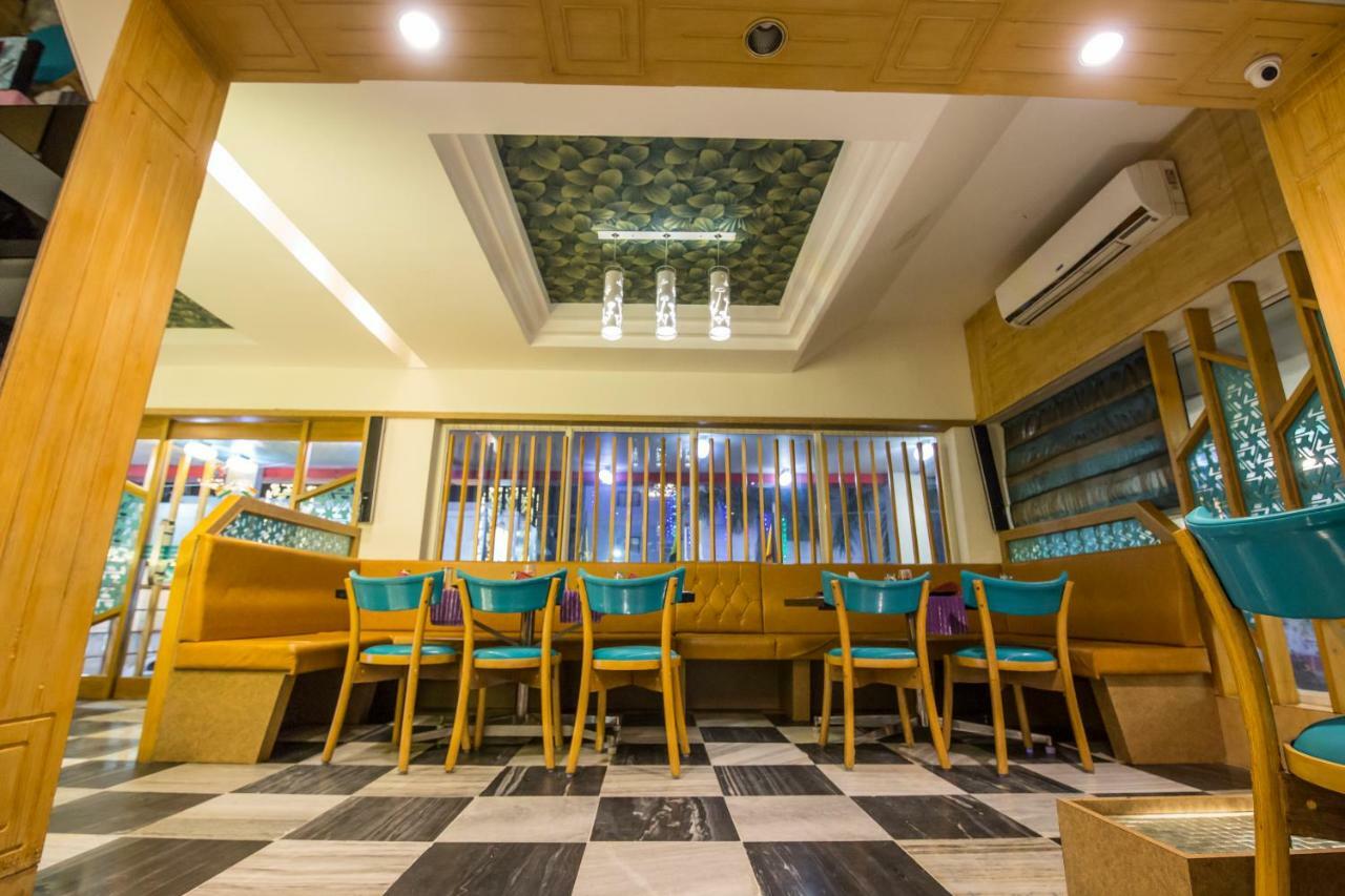 Hotel Aryaas Palayankottai Kültér fotó
